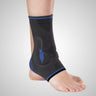 Apoio do tornozelo com almofadas
laterais, com cinta elástica e ajuste de velcro.
Suporte para articulação do tornozelo.
Estimula a propriocepção. As almofadas
viscoelásticas de compressão distribuem a
compressão e realizam um efeito de massagem.Órtese de tornozelo feita de tecido elástico respirável. Incorpora almofadas media-laterais feitas de material viscoelástico. Tecido leve nas áreas de flexão e extensão da articulação. Bilateral COMPONENTES Tecido de malha: Poliamida: 70%. Elastano: 30% Tecido inter
