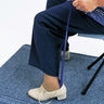Calçadeira ergonómica com cabo comprido para ajudar a calçar os sapatos sem se curvar. Para o calcanhar