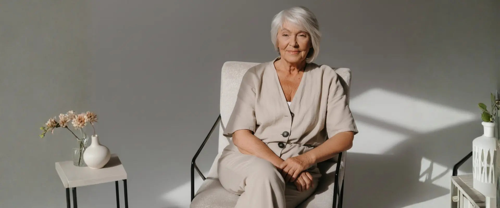 mulher_sentada_desktop