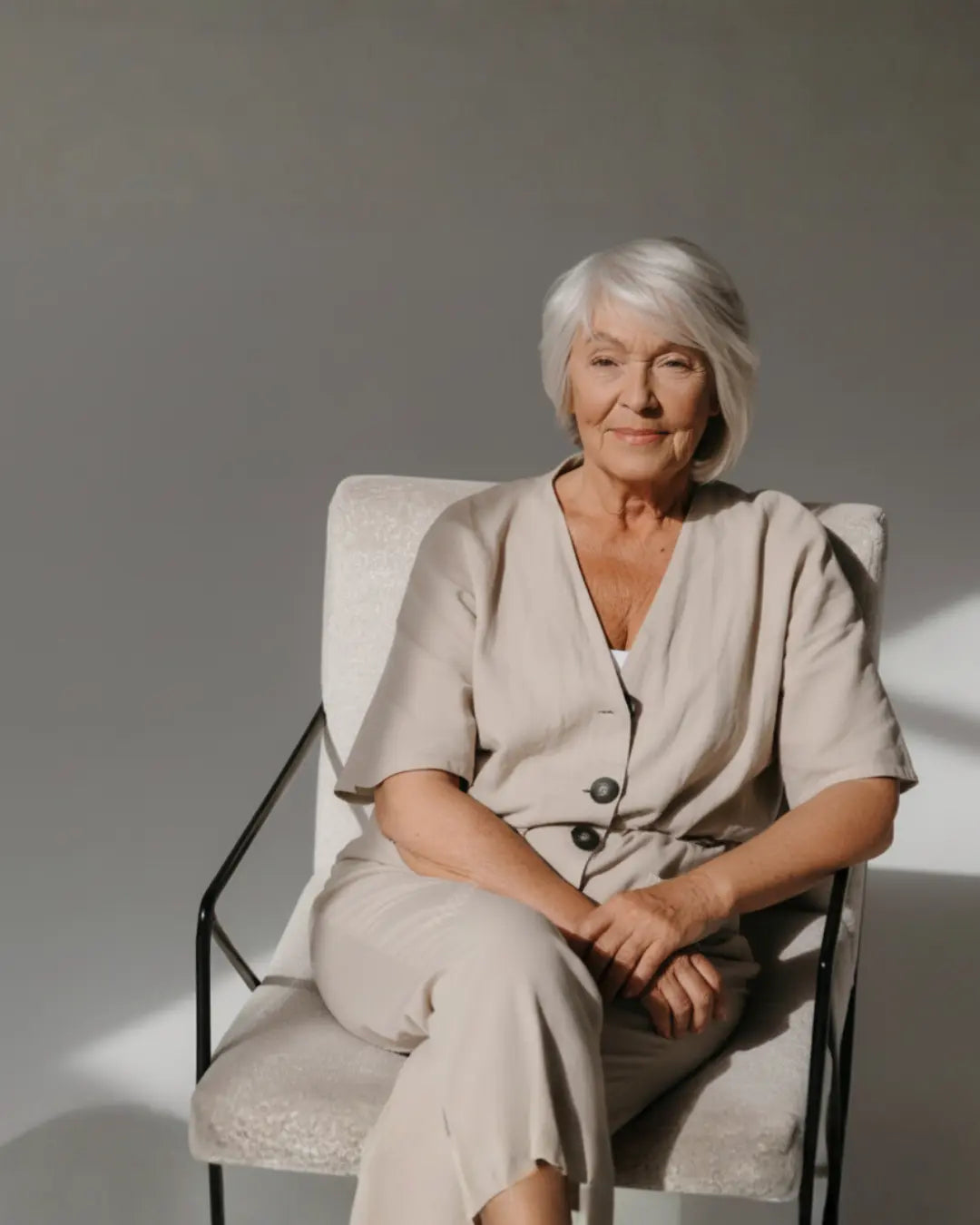 mulher_sentada_mobile